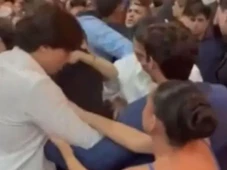 Imagem - ‘Música imprópria’ gera briga generalizada em formatura do 3ª ano; veja vídeo