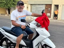 Imagem - Pais de alunos fazem vaquinha para comprar moto de presente de Natal para porteiro de escola