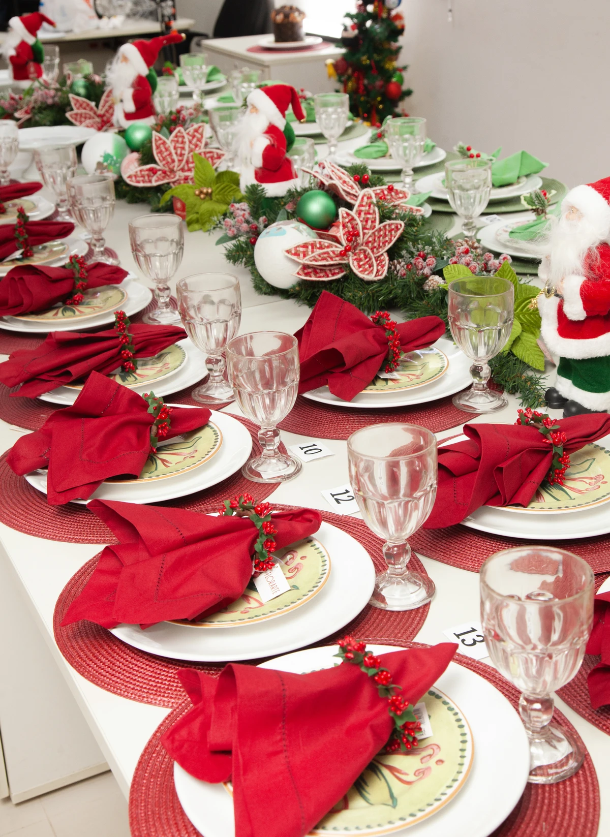 Decoração Ferreira Costa - Correio Experimenta Panetone 2025 por Sora Maia/CORREIO