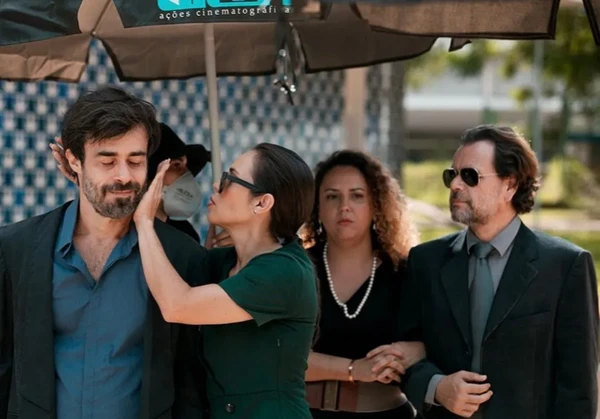 Gisele Frade no filme "O vazio de domimgo a tarde"  por Reprodução 