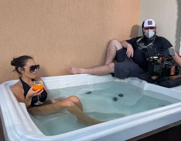 Gisele Frade no filme "O vazio de domimgo a tarde" por Reprodução 