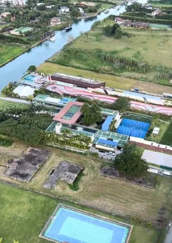 Kartódromo, heliponto e lazer de sobra marcam a mansão de Neymar em Mangaratiba por Reprodução