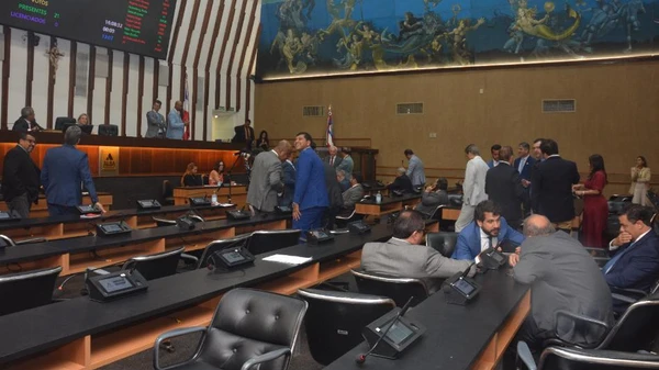 Oposição obstruiu sessão por mais de 