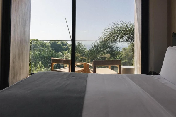 Pausada Maria Flor oferece experiência ainda mais exclusiva com suítes de luxo em Noronha por Reprodução/Booking