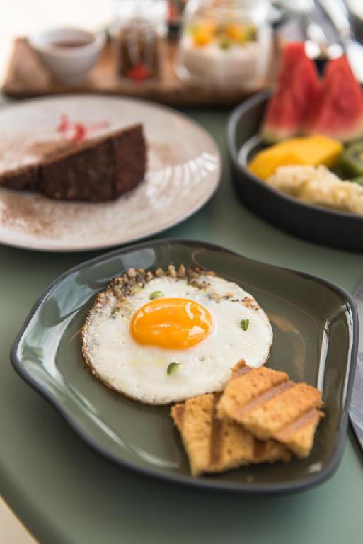 Pausada Maria Flor oferece experiência ainda mais exclusiva com suítes de luxo em Noronha por Reprodução/Booking