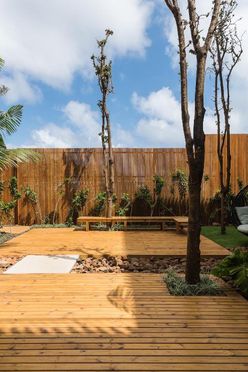 Pausada Maria Flor oferece experiência ainda mais exclusiva com suítes de luxo em Noronha por Reprodução/Booking