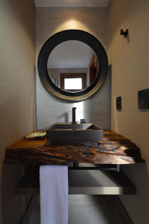 Pousada Maria Bonita aposta em charme, exclusividade e diárias de alto padrão em Noronha por Reprodução/Booking