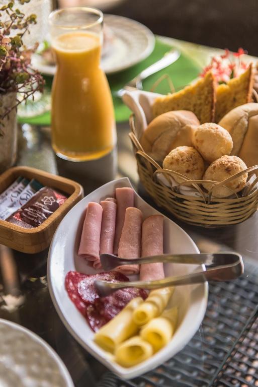 Pousada Maria Bonita aposta em charme, exclusividade e diárias de alto padrão em Noronha por Reprodução/Booking