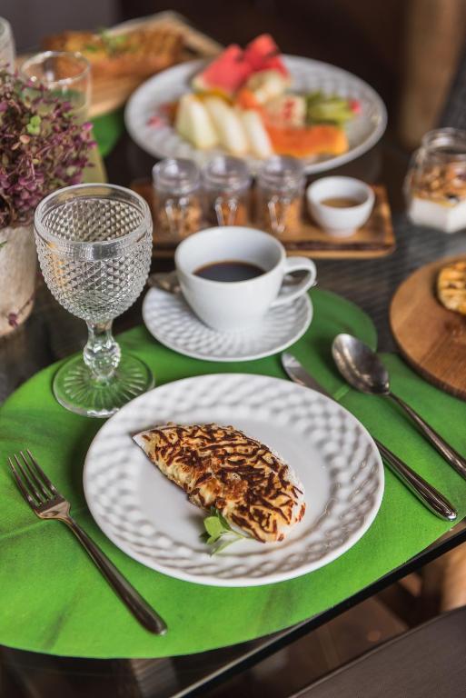 Pousada Maria Bonita aposta em charme, exclusividade e diárias de alto padrão em Noronha por Reprodução/Booking