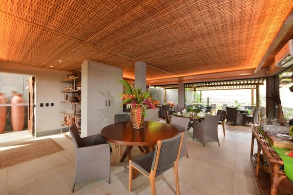 Pousada Maria Bonita aposta em charme, exclusividade e diárias de alto padrão em Noronha por Reprodução/Booking