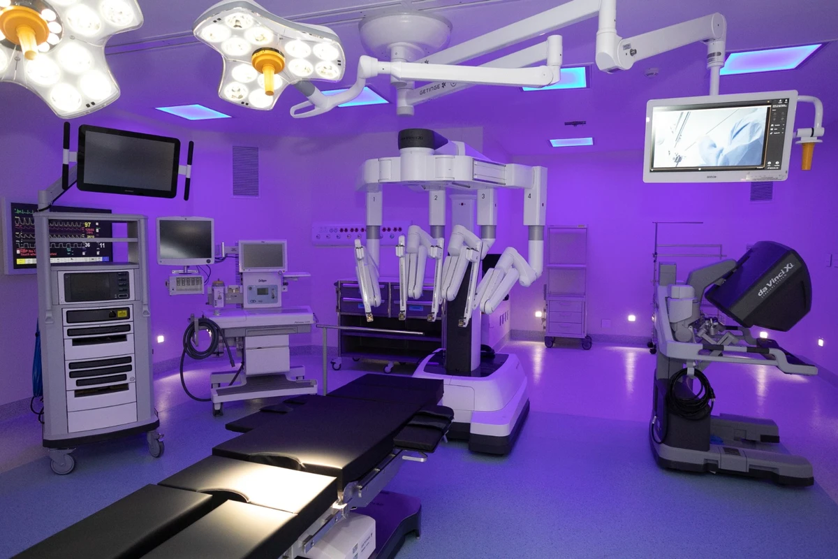 Robô utilizado para cirurgia minimamente invasiva  por Divulgação/Rede D'Or