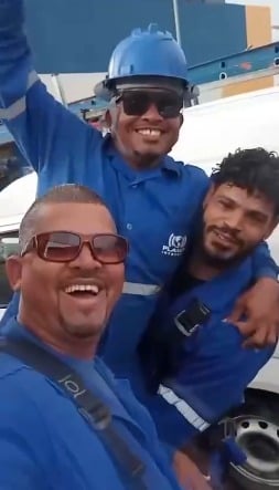 Ricardo (de óculos), Jackson (de capacete) e Patrick são as vítimas por Reprodução