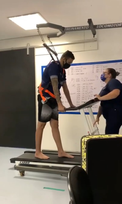 Luiz Renato compartilhou recuperação nas redes sociais por Reprodução