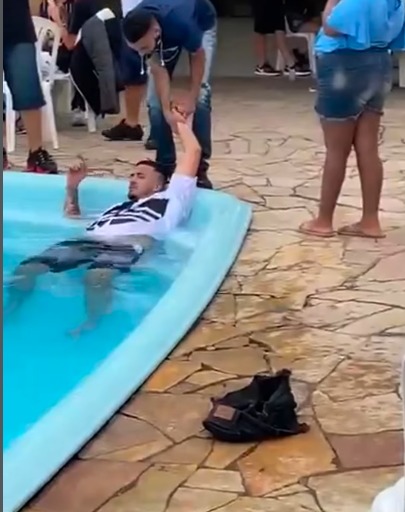 Luiz Renato compartilhou recuperação nas redes sociais por Reprodução