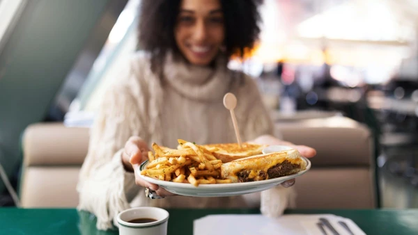 Paladar alterado e alimentos mal higienizados: entenda por que levar o seu próprio lanche é a melhor decisão