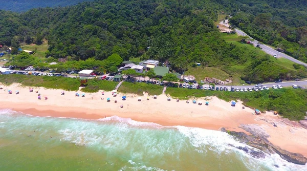 Praia do Pinho por Reprodução