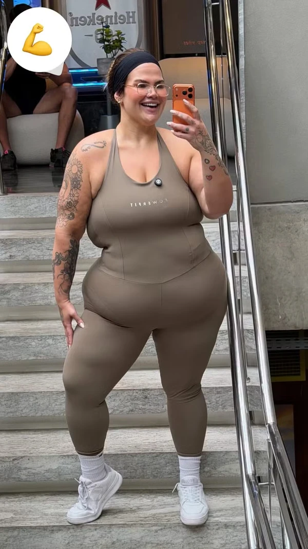 Thais Carla surge de roupa de academia e web se impressiona com emagrecimento por Reprodução/Redes Sociais 