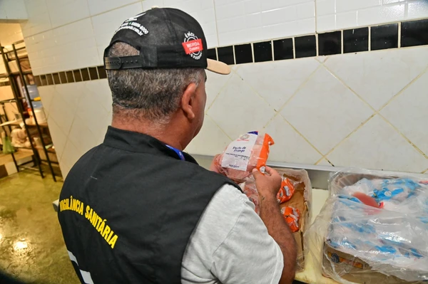 Vigilância Sanitária apreende mais 400 quilos de carnes estragadas em dois açougues de Conquista por Divulgação/ Visa/ PMVC