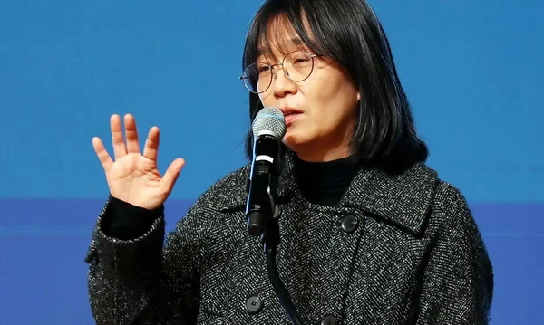 A escritora Han Kang, autora de A Vegetariana, ganhou o Prêmio Nobel de Literatura 2024 por Reprodução
