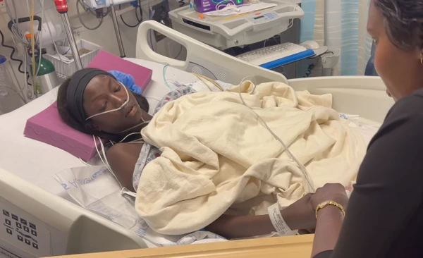 Anok Yai no hospital por Reprodução / Instagram