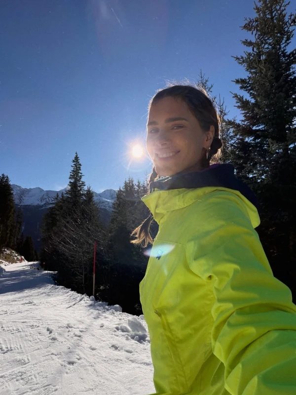 Carolina Dieckmmann em viagem na Europa por Reprodução/Instagram