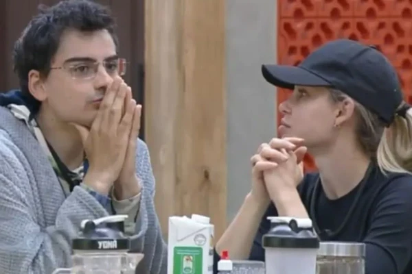 Dudu Camargo e Saory Cardoso  por Reprodução/Record 