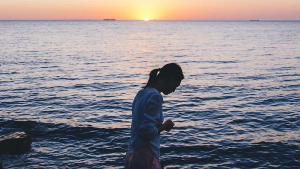 Evitar ambientes estressantes pode te ajudar a separar quais emoções realmente estão relacionadas ao problema. 