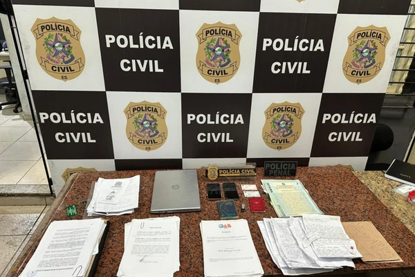 Falsa advogada presa em operação por Reprodução