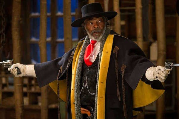 Os Oito Odiados (2015) - No inverno de Wyoming, um caçador de recompensas e seu prisioneiro encontram refúgio em uma cabana atualmente habitada por uma coleção de personagens infames | Prime Vídeo por Reprodução