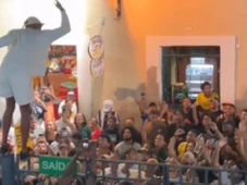 Imagem - Cantor baiano lota largo no Pelourinho e canta para fãs que ficaram do lado de fora