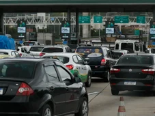 Imagem - Homem invade Ponte Rio-Niterói e causa confusão no trânsito