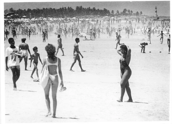 Praia em Salvador em 1991