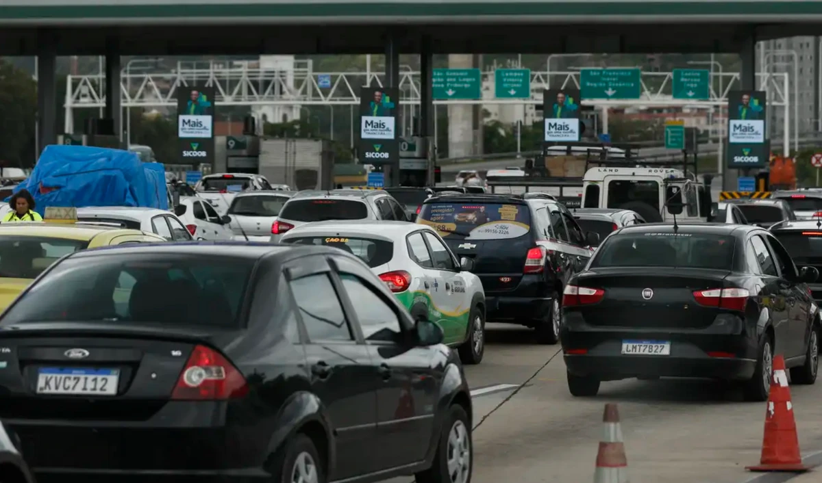 Trânstito na ponte Rio-Niterói