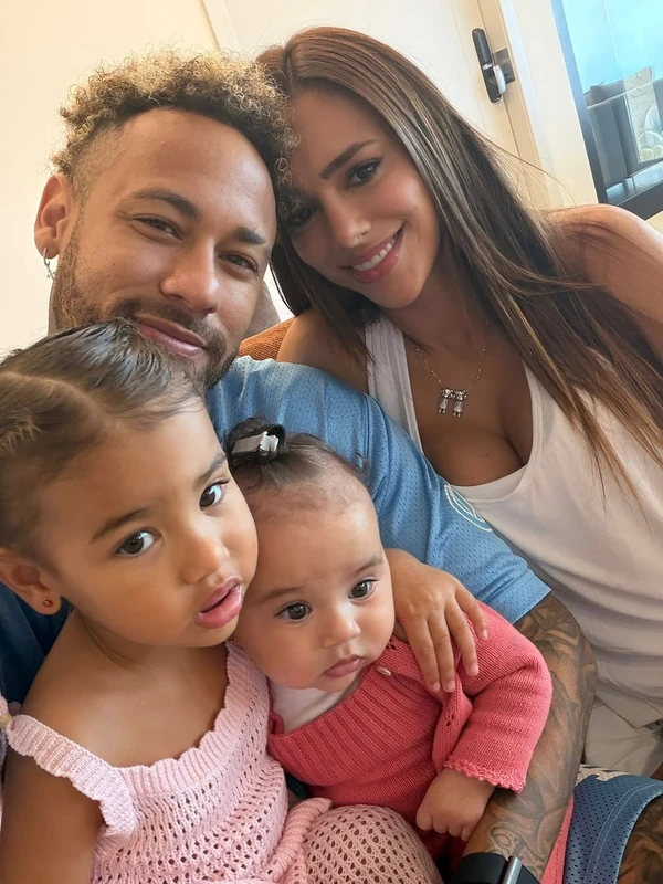 Bruna Biancardi e Neymar são pais de Mel e Mavie por Reprodução/Instagram
