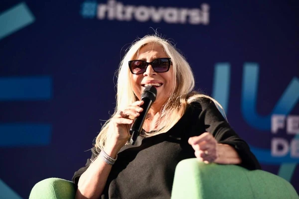 Angela Brambati e Angelo Sotgiu por Reprodução