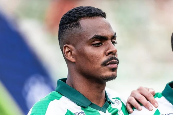 Caíque Gonçalves é o novo reforço do Vitória para 2026 por Fernando Alves/EC Juventude