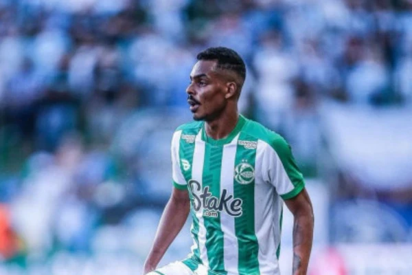 Caíque Gonçalves é o novo reforço do Vitória para 2026 por Fernando Alves/EC Juventude