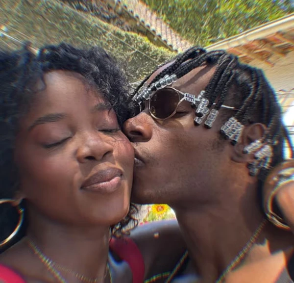 Clara Moneke por Reprodução