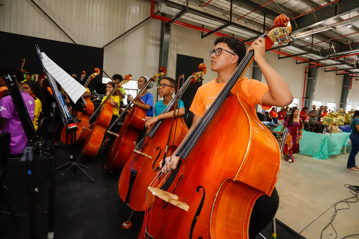 Divulgação por Pela primeira vez, Orquestra Neojiba toca em uma fábrica 