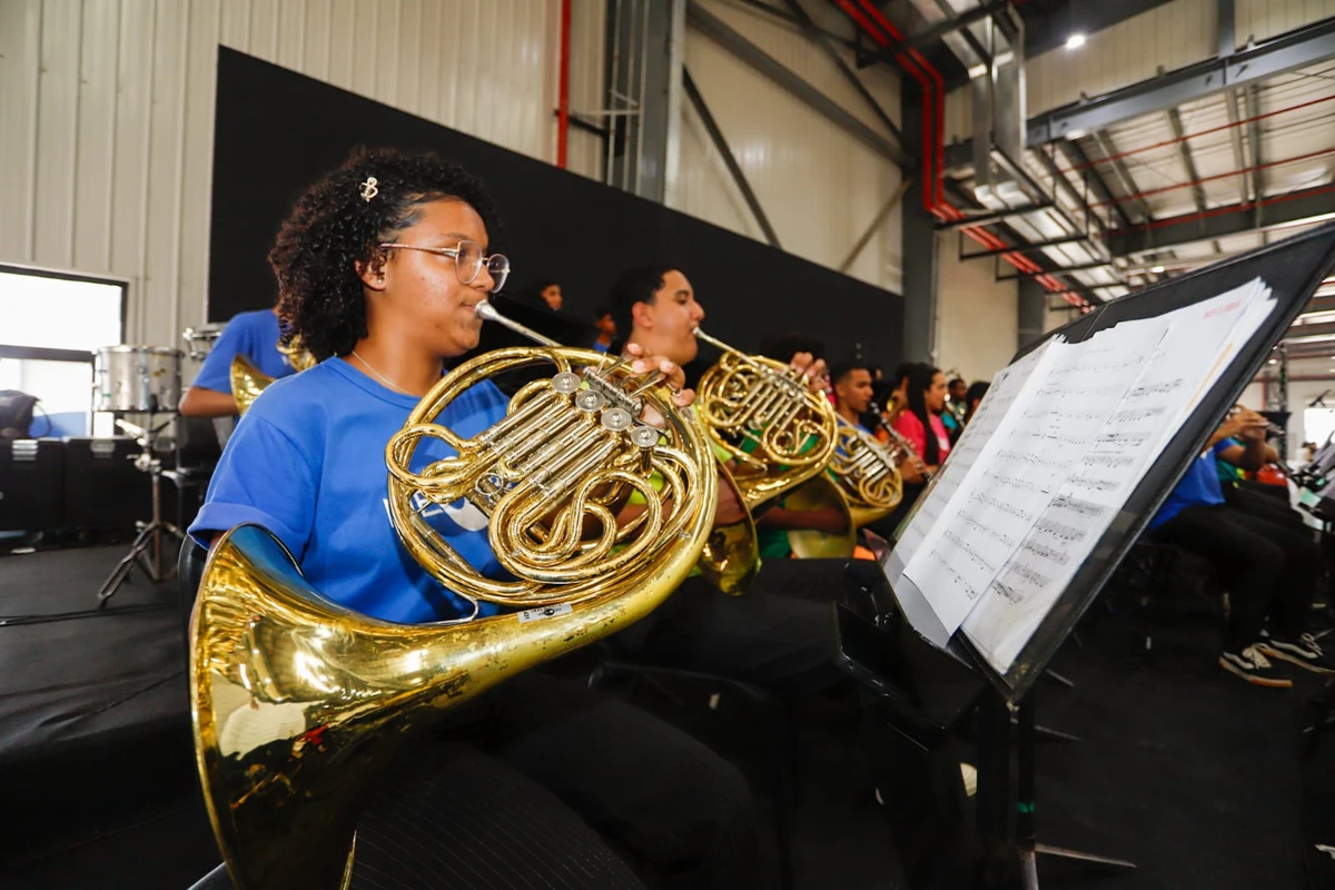 Divulgação por Pela primeira vez, Orquestra Neojiba toca em uma fábrica 