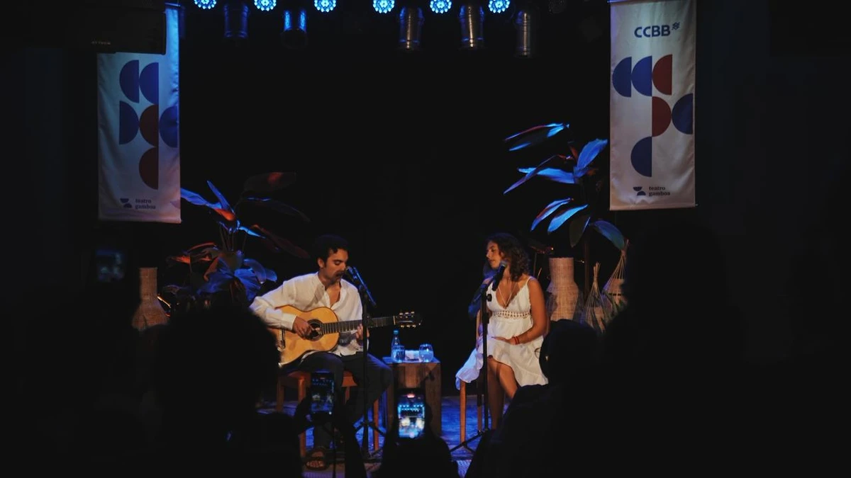 Flor Gil abriu o show do avô Gilberto Gil no Teatro Gamboa por Arivaldo Publio/Divulgação