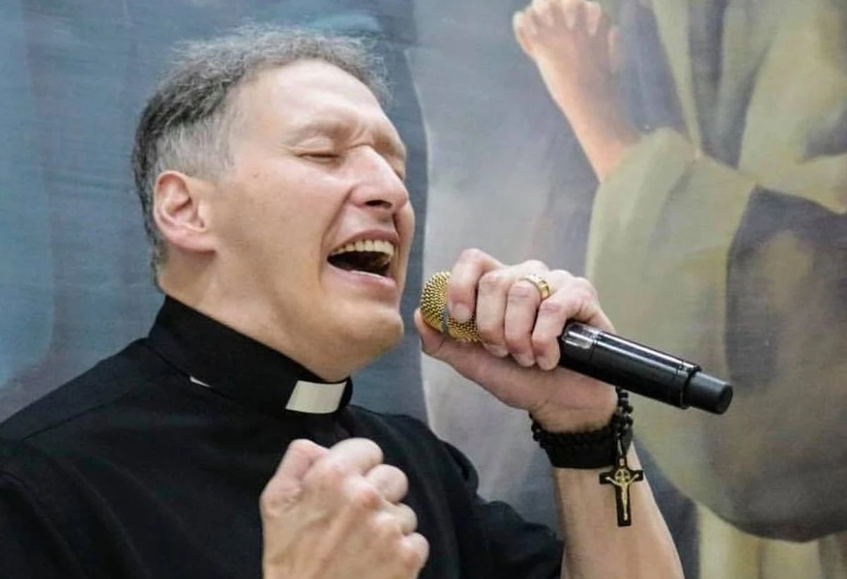 Padre Marcelo Rossi por Reprodução