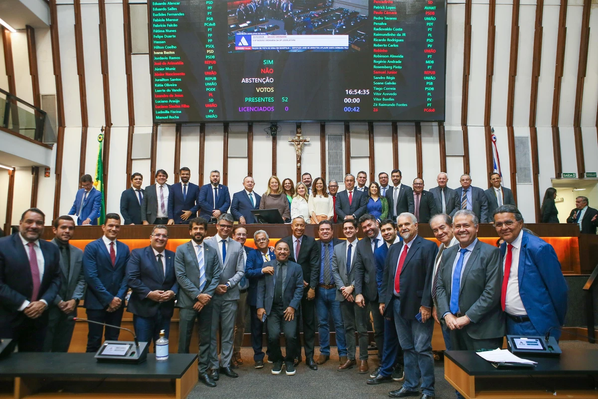 Última sessão da Alba esse ano por Divulgação