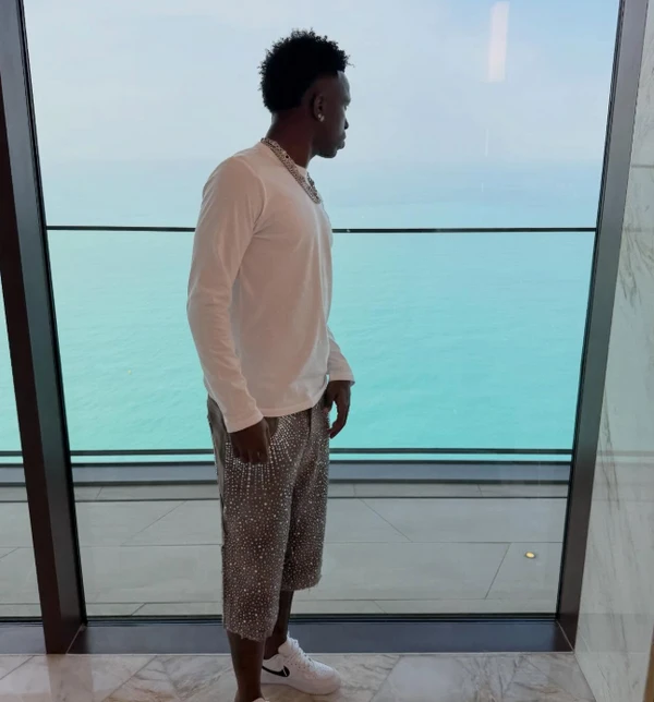 Vini Jr. e Virginia Fonseca em Dubai por Reprodução / Instagram