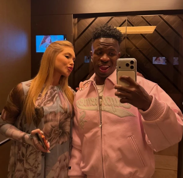 Vini Jr. e Virginia Fonseca em Dubai por Reprodução / Instagram