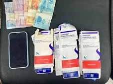 Imagem - Mulher é presa com canetas emagrecedoras após roubo de farmácia na Boca do Rio