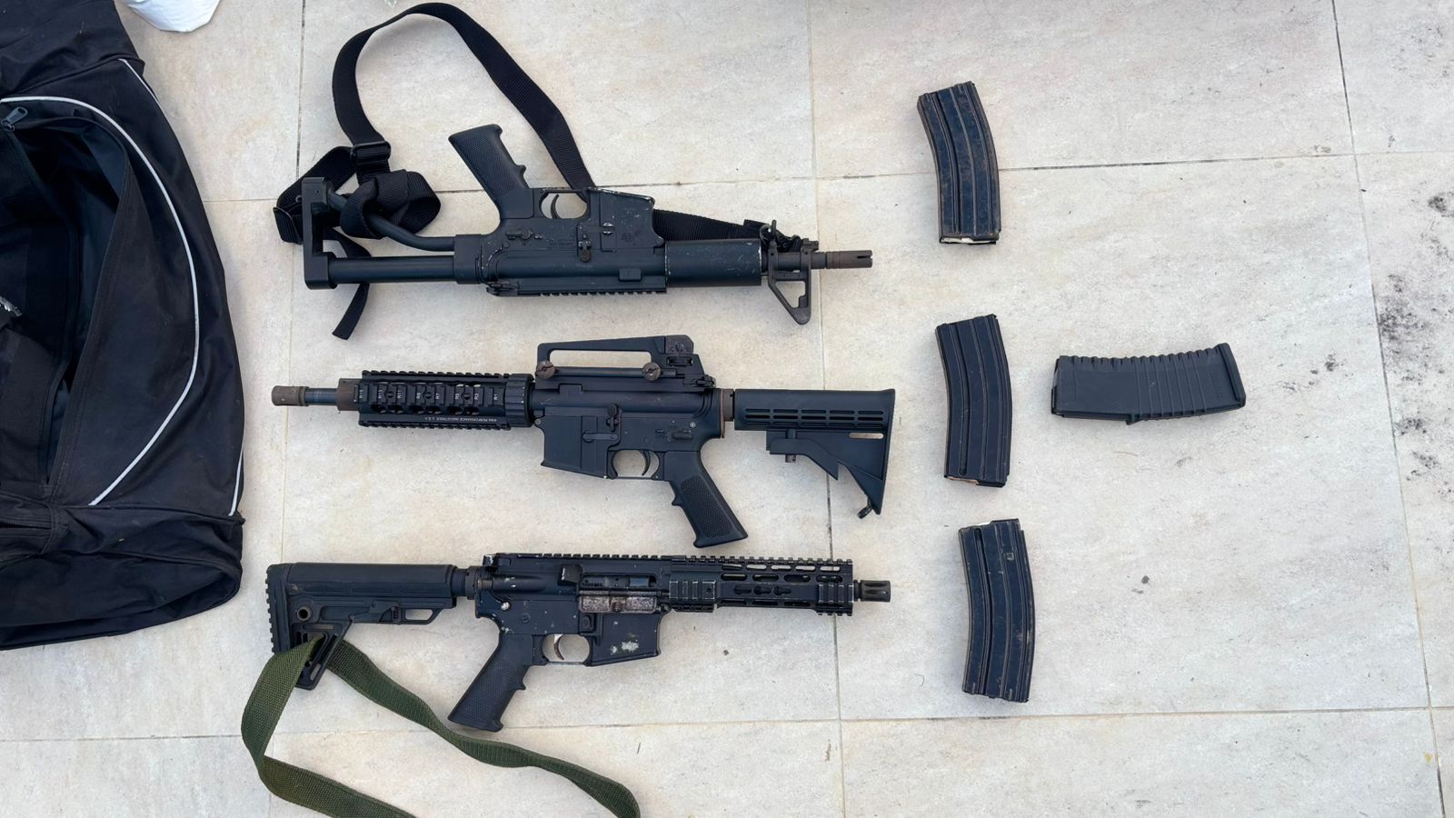 Arembepe: polícia apreende 50kg de cocaína e fuzis em mansão por Divulgação