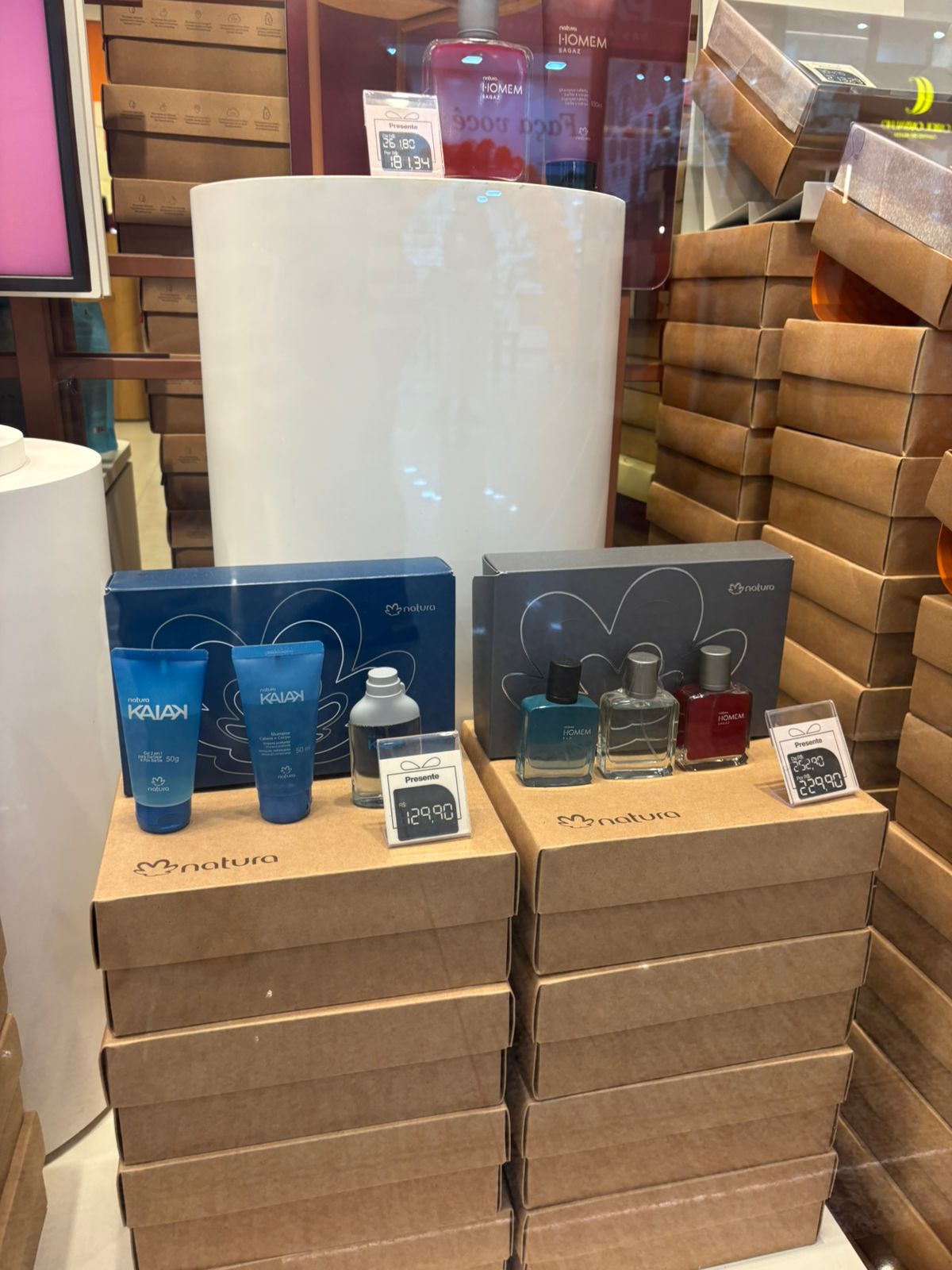 Kits de presente na Natura do Parque Shopping Bahia por Divulgação