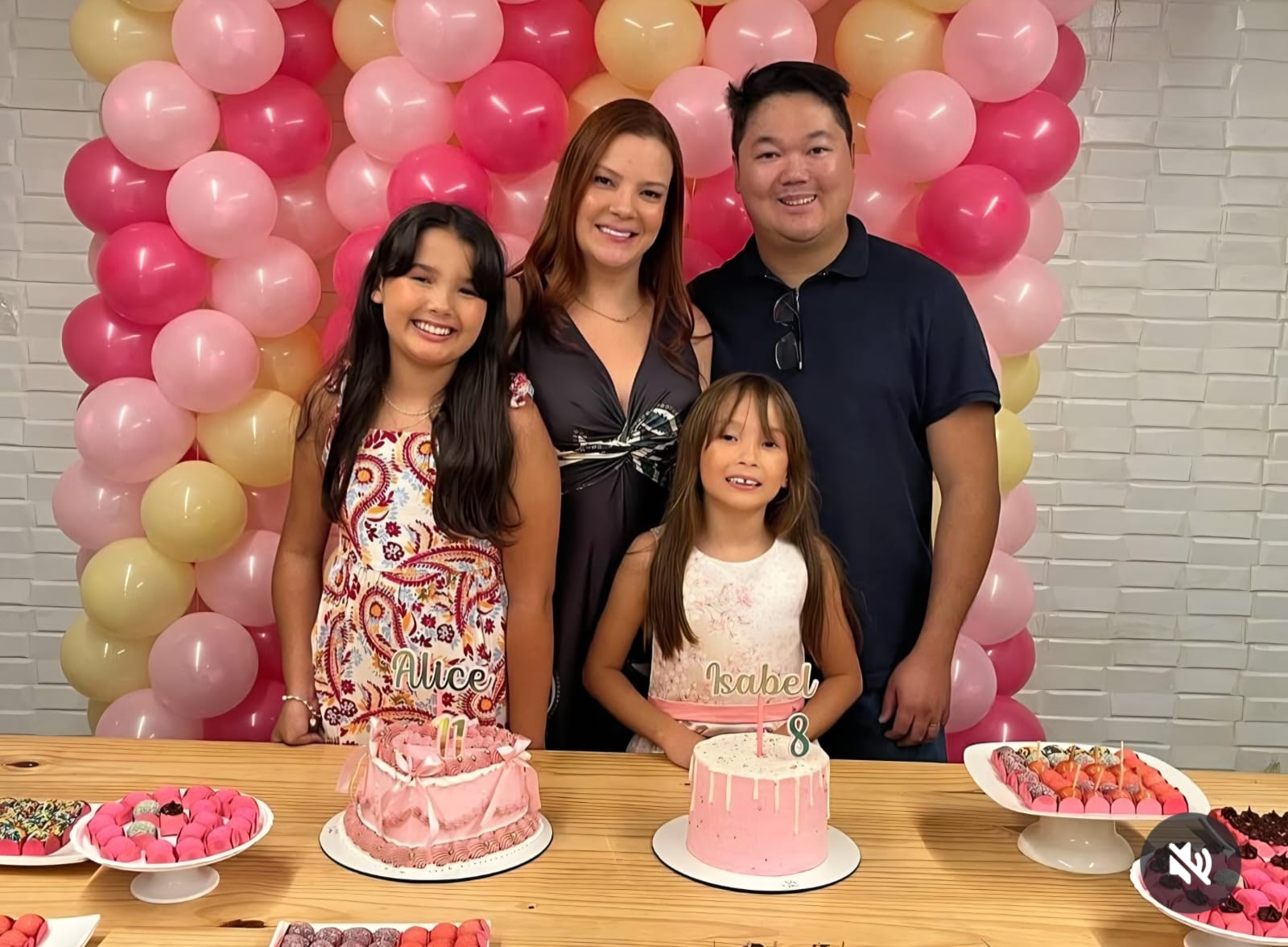 Médico morre afogado ao tentar salvar filhas no mar por Reprodução