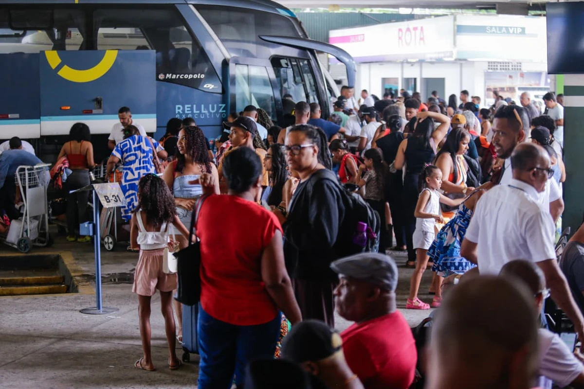 Movimento no Terminal Rodoviário de Salvador no dia 23 de dezembro por Arisson Marinho/CORREIO